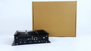 اینتل Core i5 8279U پردازنده نرم روتر 6 LAN 1 RS232 COM 1 RJ45 COM